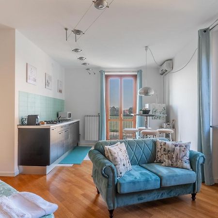 Casatella - Monolocale Con Balcone Vidigulfo Buitenkant foto